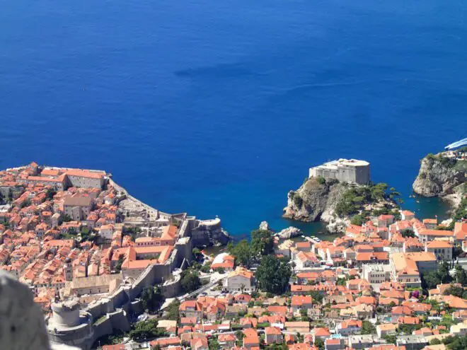 Author Eva Glyn talks to a Dubrovnik Defender