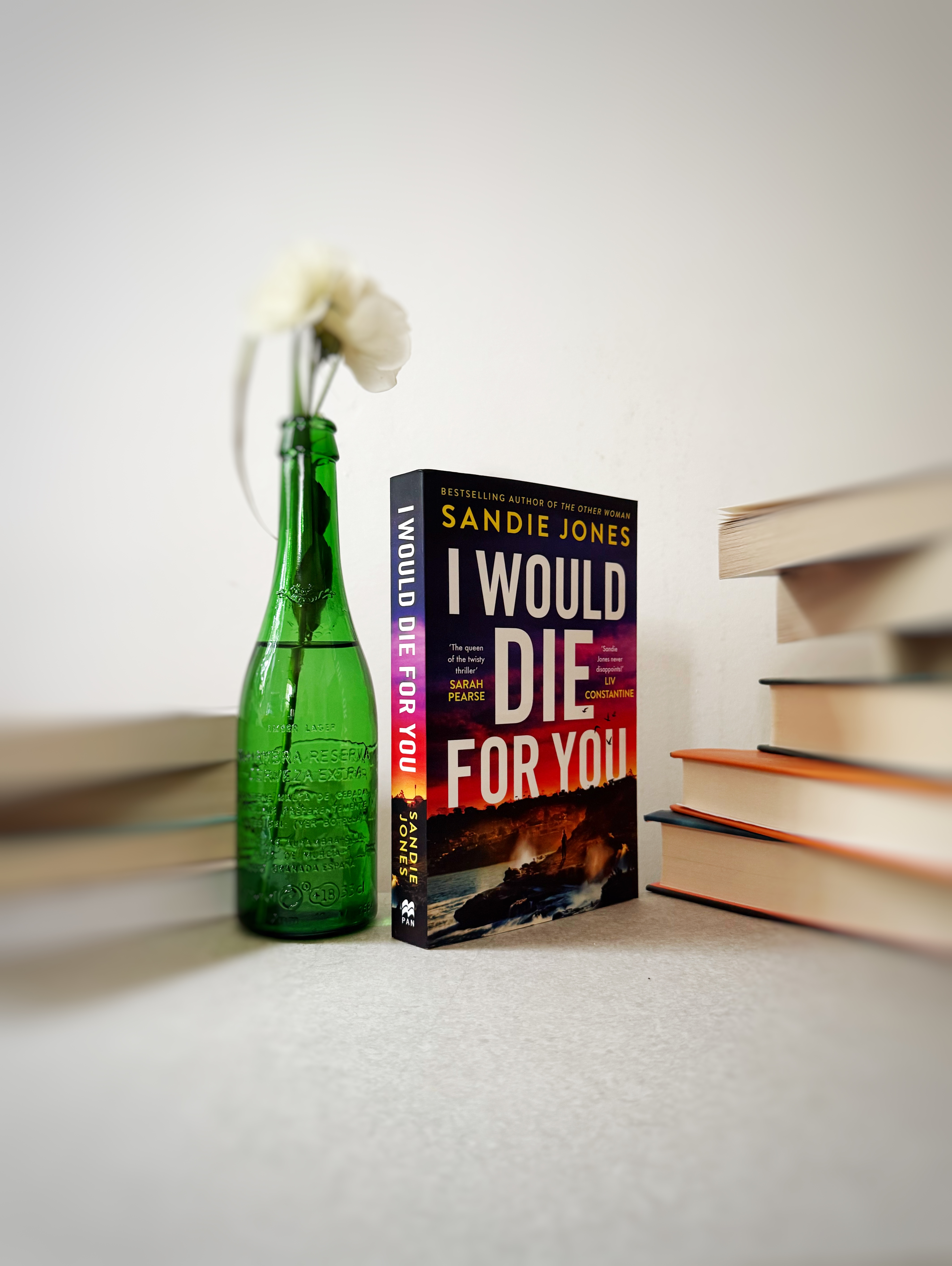 Psychological thriller set in CORONADO (San Diego) and London