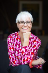 Sarah Holding: ICELAND